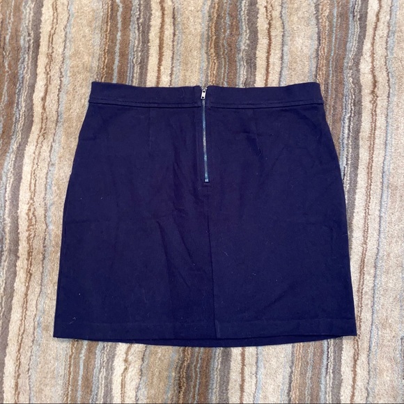 Crown & Ivy - Picture 2 of 3